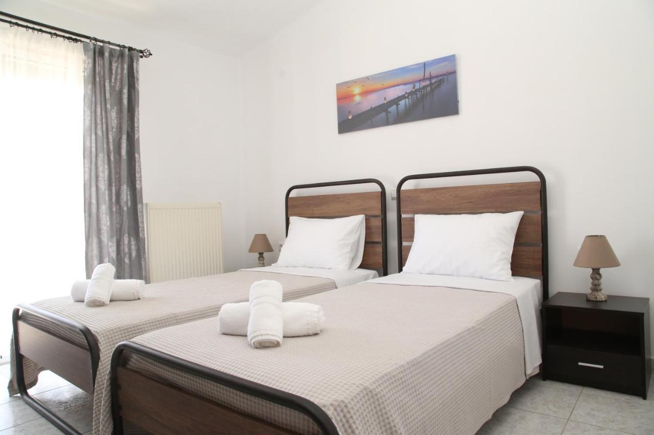 Lampias Apartments Keramoti  Eksteriør billede